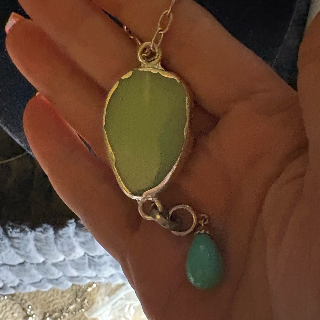 Chic Gold Necklace With Green Crystal Looking Rock And Blue Hanging Bead